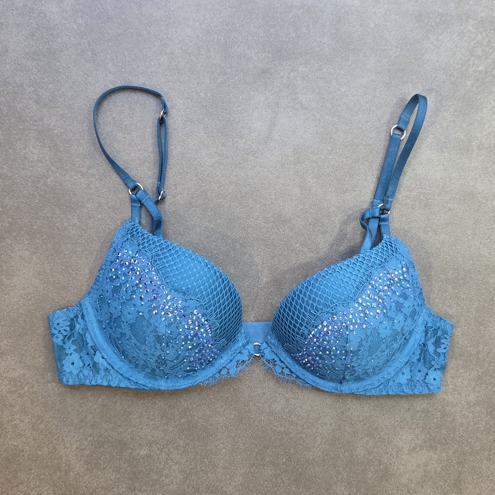 Victoria's Secret Very Sexy Push Up Bra 32B